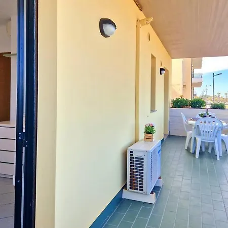 Miramare Terrazza Sul Mare, Wi-fi E Relax Porto SantʼElpidio