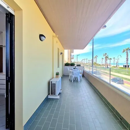Miramare Terrazza Sul Mare, Wi-fi E Relax Porto SantʼElpidio
