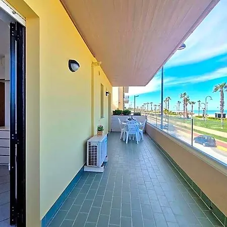 Miramare Terrazza Sul Mare, Wi-fi E Relax Porto SantʼElpidio